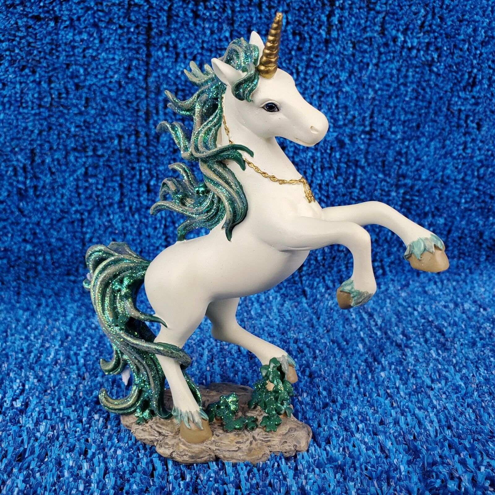 Vintage Let love and friendship reign emerald isle Unicorn collection