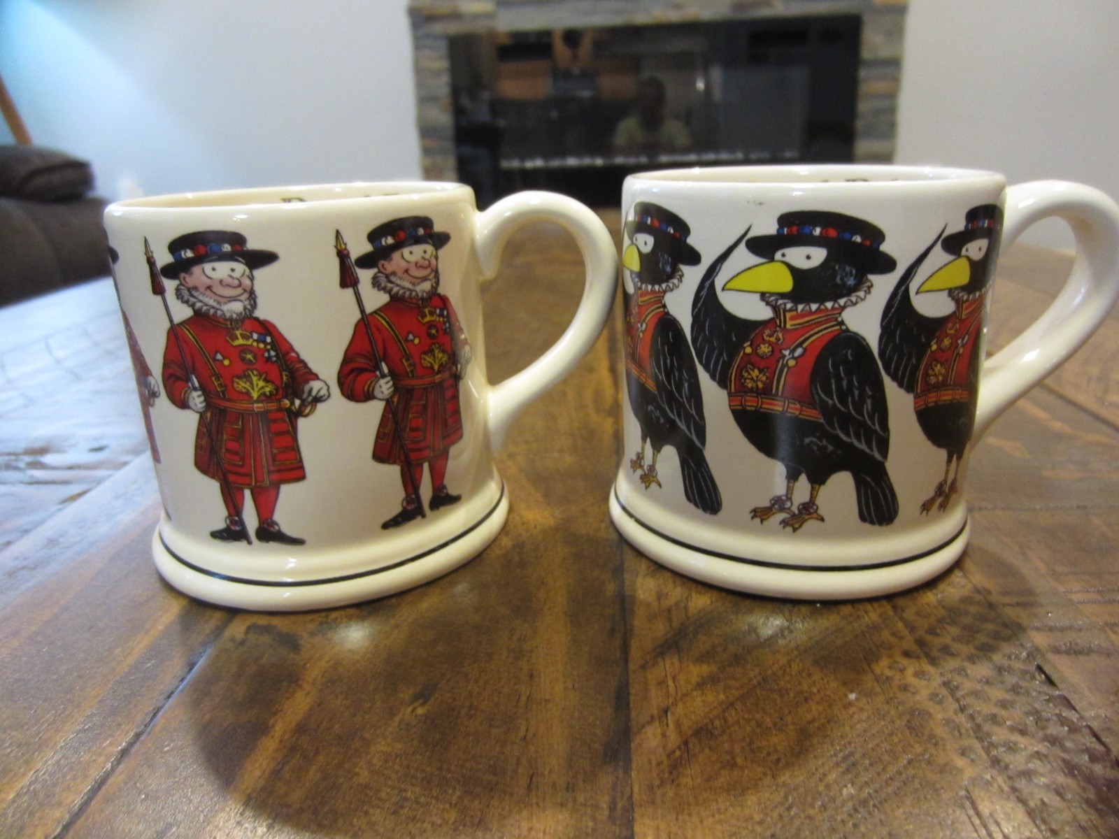 2 HISTORIC ROYAL PALACES ENGLAND RAVENS & HENRY VIII ENGLAND GUARD COFFEE MUG 2 HISTORIC ROYAL PALACES ENGLAND RAVENS & HENRY VIII ENGLAND GUARD COFFEE MUG