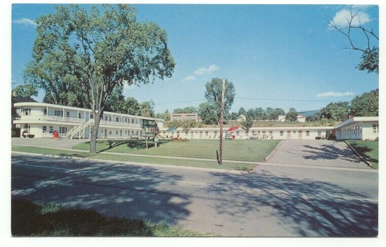 Rutland VT Green-Mont Motel Vintage Postcard - Vermont