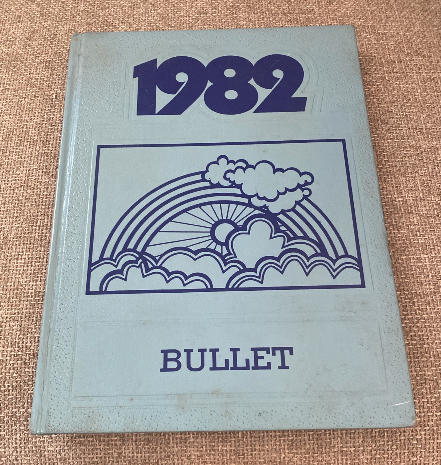 1982 Bullet Williamsville, IL High School Hardcover Yearbook 1980s VTG Retro 1982 Bullet Williamsville, IL High School Hardcover Yearbook 1980s VTG Retro