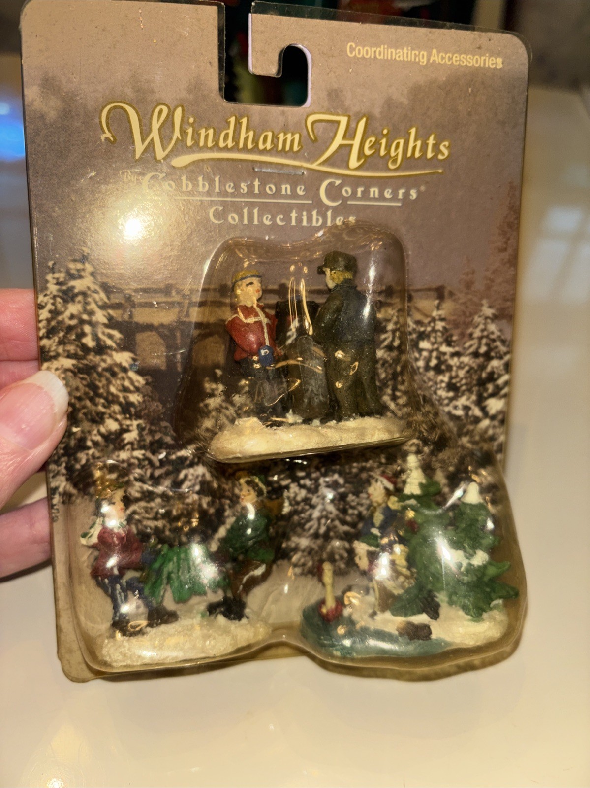 Windham Heights Cobblestone Corners Collectibles Christmas Figures 838558
