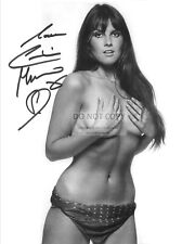 ACTRESS CAROLINE MUNRO PHOTO WITH *REPRINT* AUTOGRAPH - 8X10 PHOTO (RP000) picture